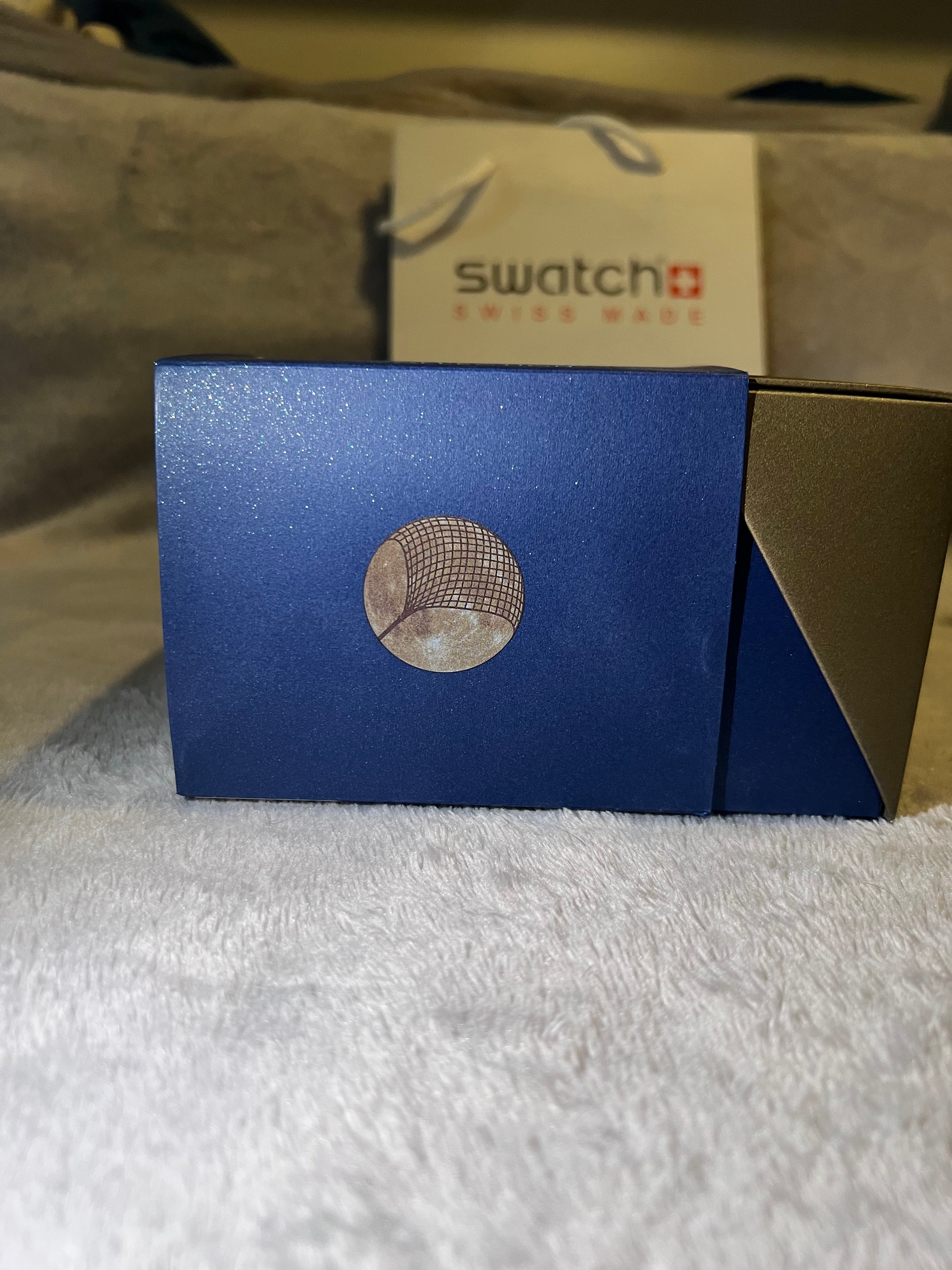 OmegaXSwatch bioceramic MoonSwatch “mission to earthphase moonshine gold”