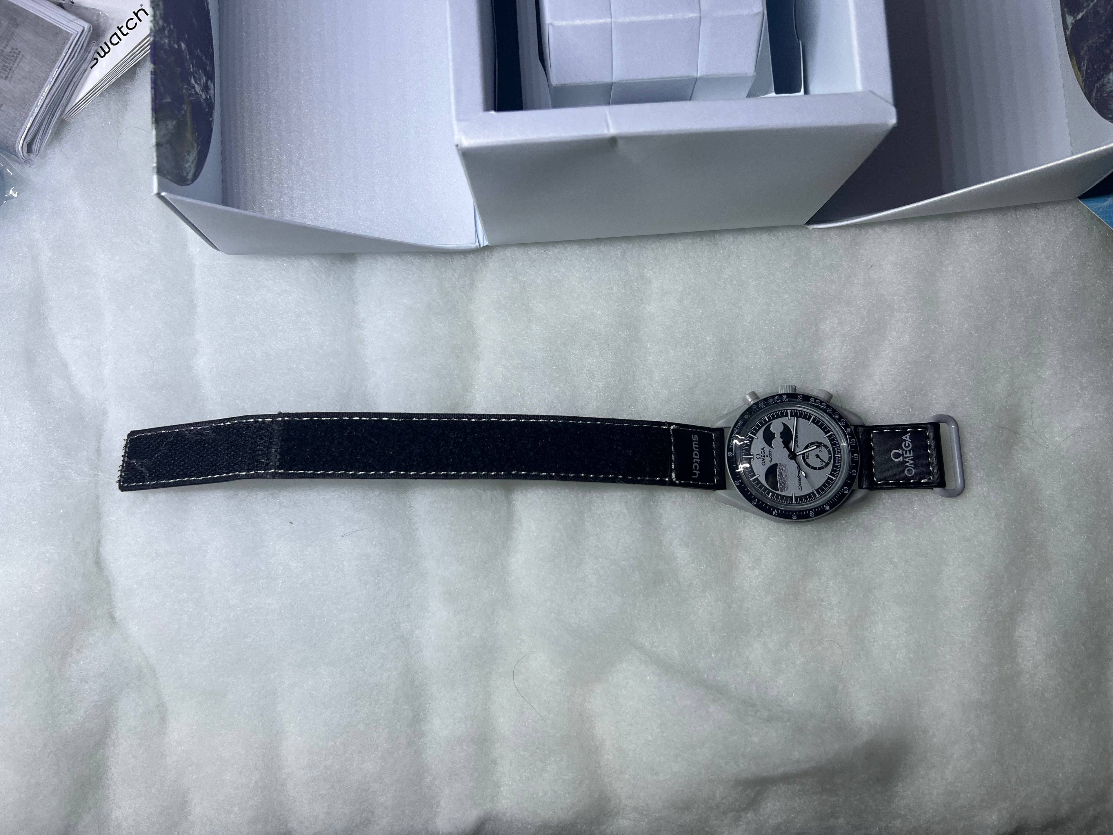 Swatch x Omega Moonswatch "Mission to Earthphase“