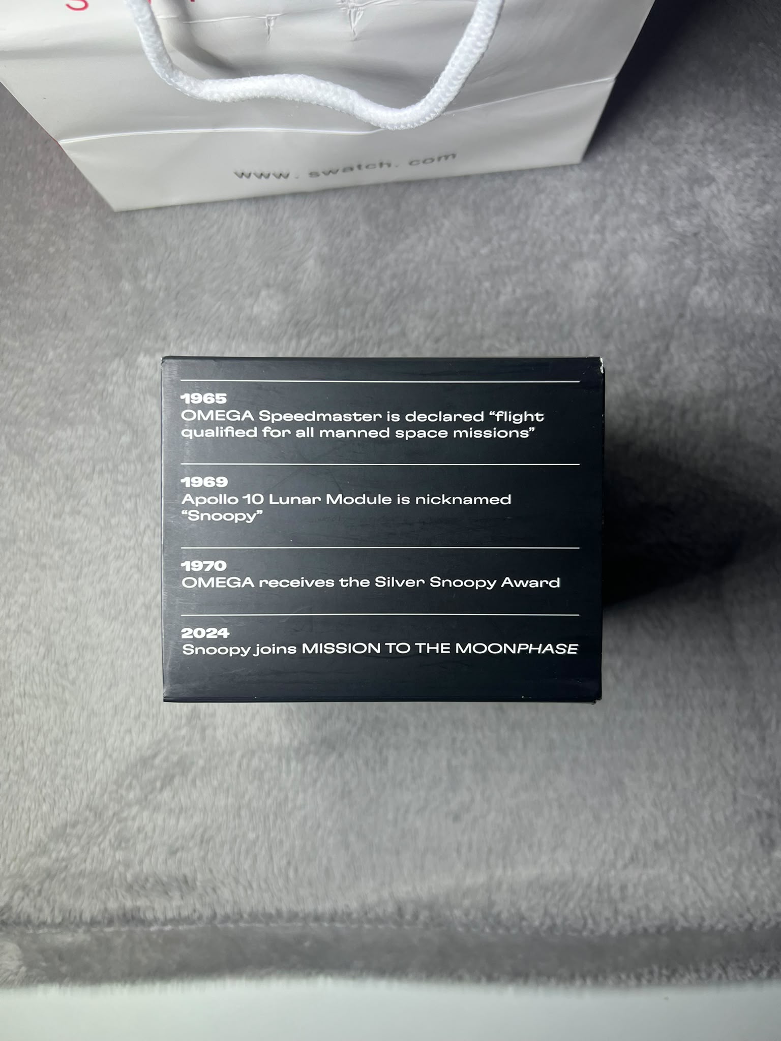 Swatch x Omega Bioceramic MoonSwatch Mission to the Moonphase.