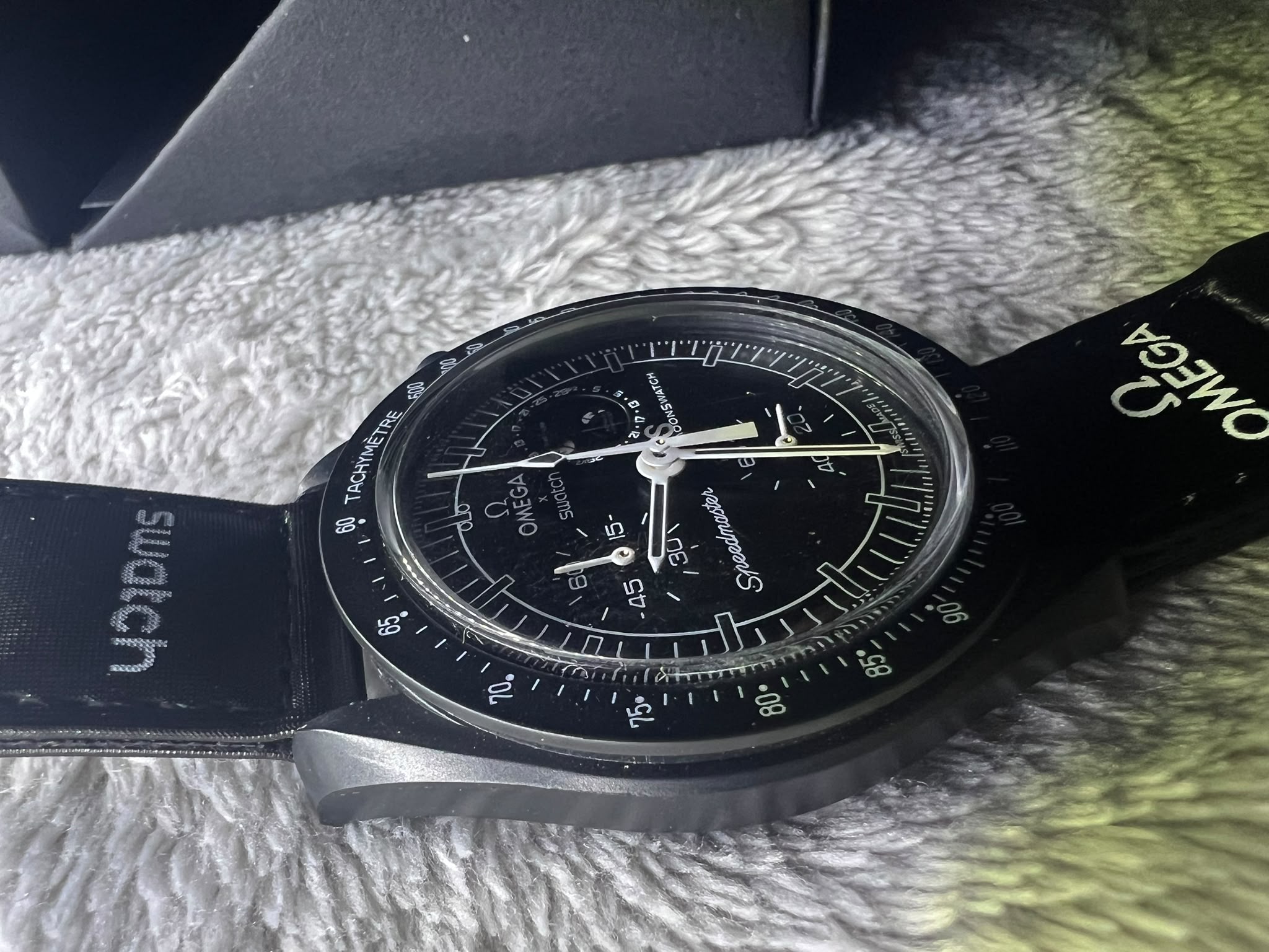 Swatch x Omega Bioceramic MoonSwatch Mission to the Moonphase.